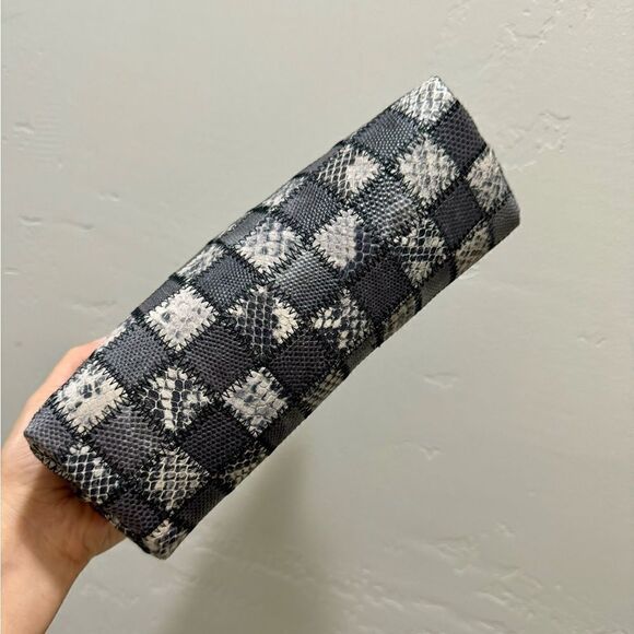 Handmade Embossed Leather Patchwork Bowknot Shaped Kisslock Clutch & 2 Straps - Picture 12 of 16